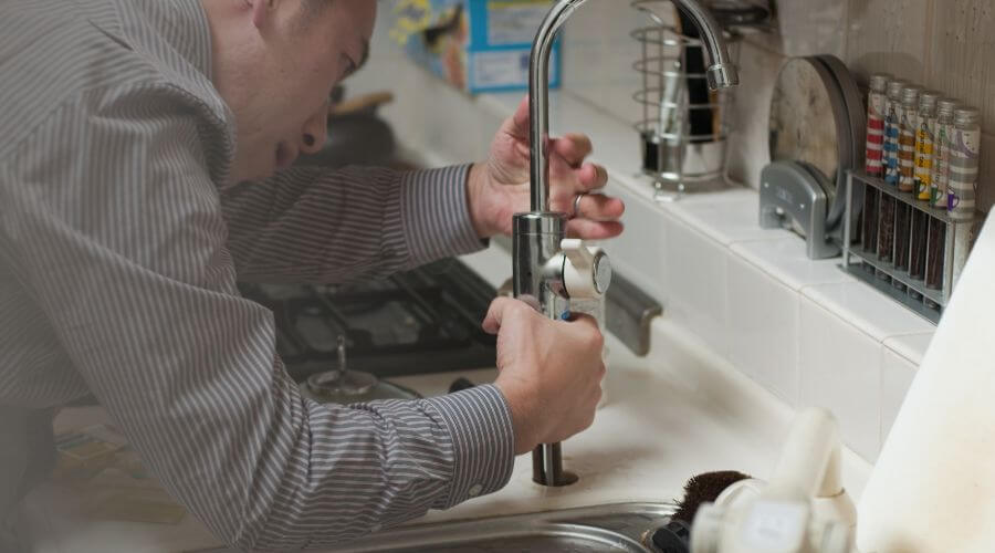 Local water heater installation in Monroe Center, IL